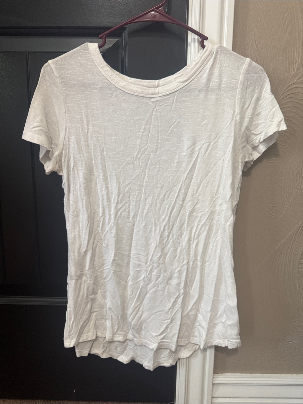 Classic White Scoop Neck Short Sleeve Tee